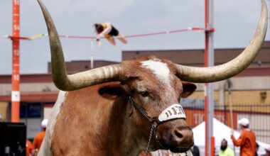 Texas plays Texas State today and you can watch the entire game free with these streaming options