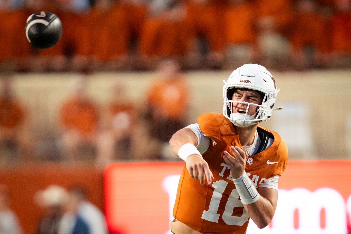 Back to No. 1 and back to the field for Arch Manning and Texas Longhorns against UTSA
