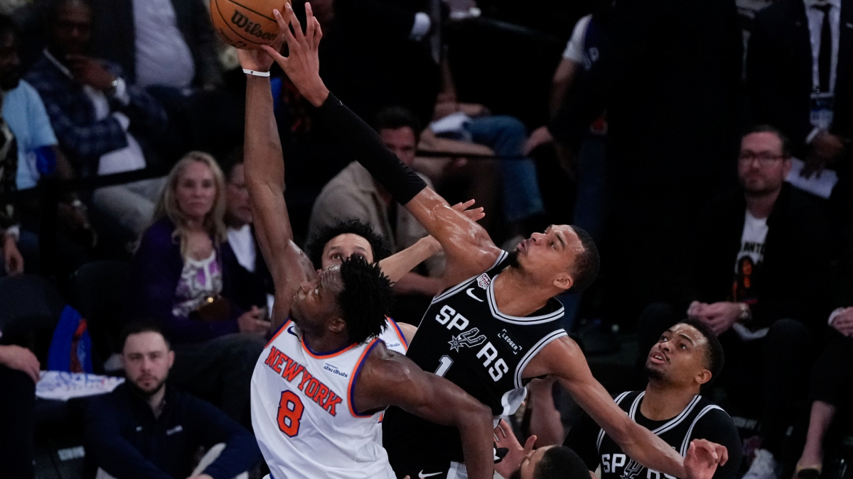 Get your tickets to watch San Antonio Spurs vs New York Knicks Tickets