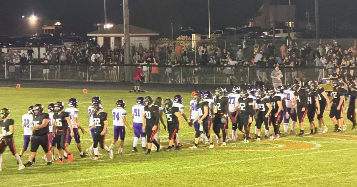Sandwich Defeats Plano 27-20 in 115th War on 34 | Local Sports
