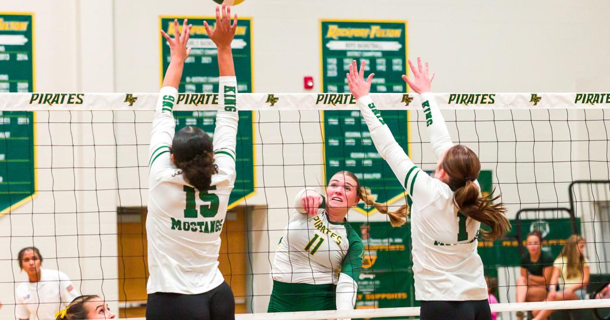 Serving up a win: Lady Pirates sweep King behind strong serve | Rockport Pilot