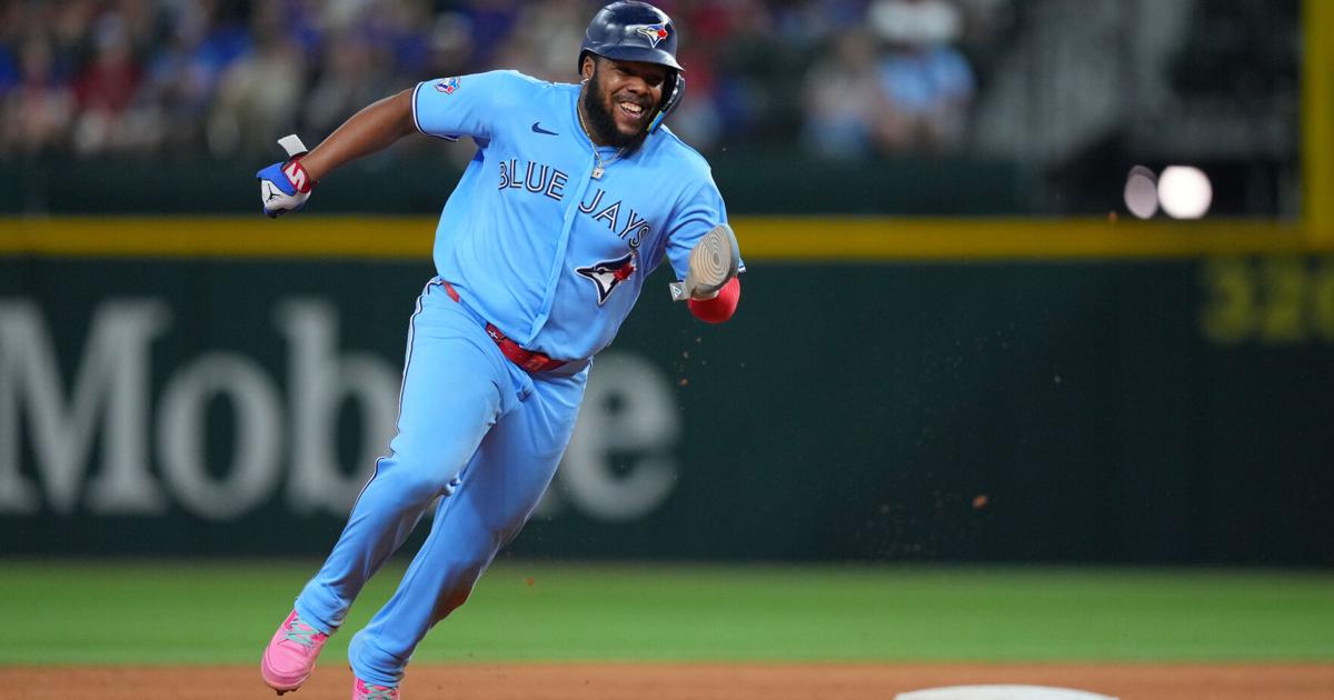 Blue Jays 1B Vladimir Guerrero Jr. exits early at Texas with left lower back tightness | National