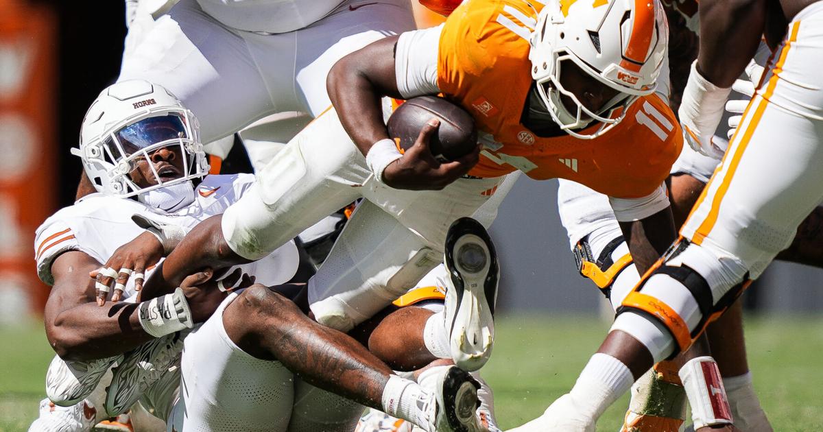 Texas' Colin Simmons credited with an extra half sack vs. Tennessee, giving him school record