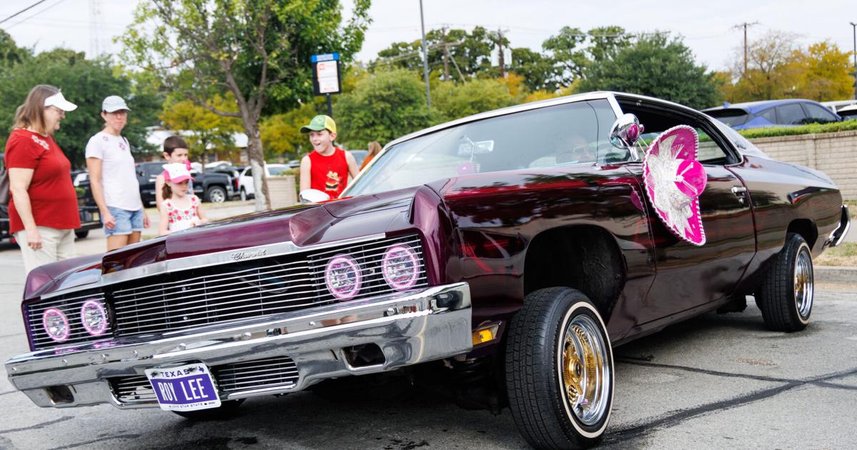 Classic car show evokes nostalgia in downtown Arlington | Life + Entertainment