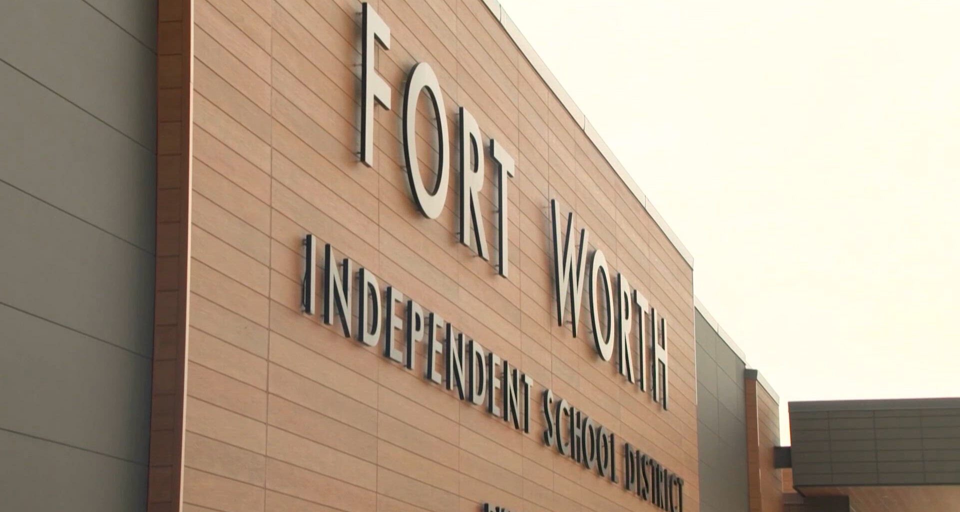 5-year-old kindergartner leaves Fort Worth elementary school during lunch, later returned by Good Samaritan