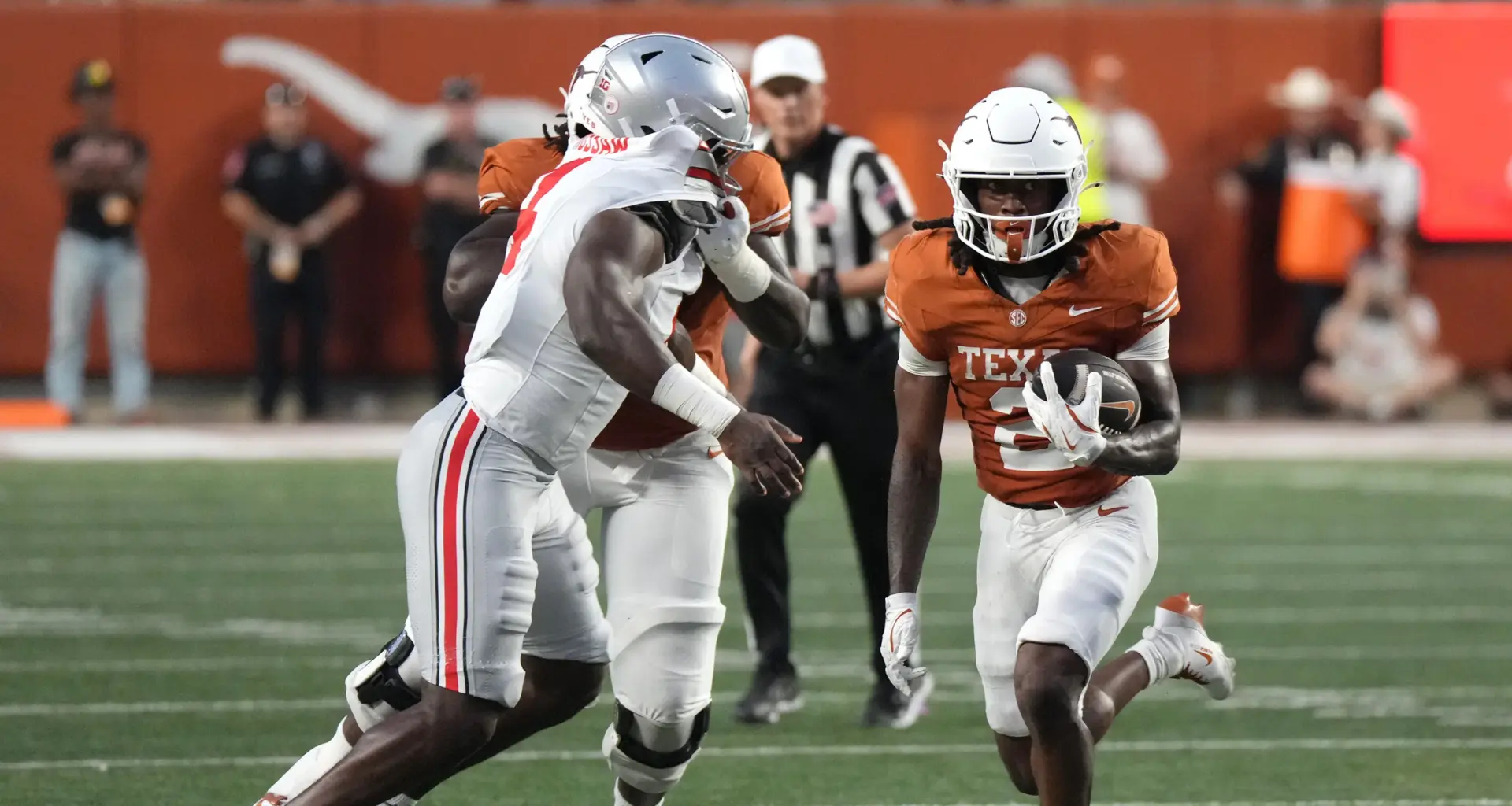 SEC Injury Report: Texas RB Hollywood Smothers questionable
