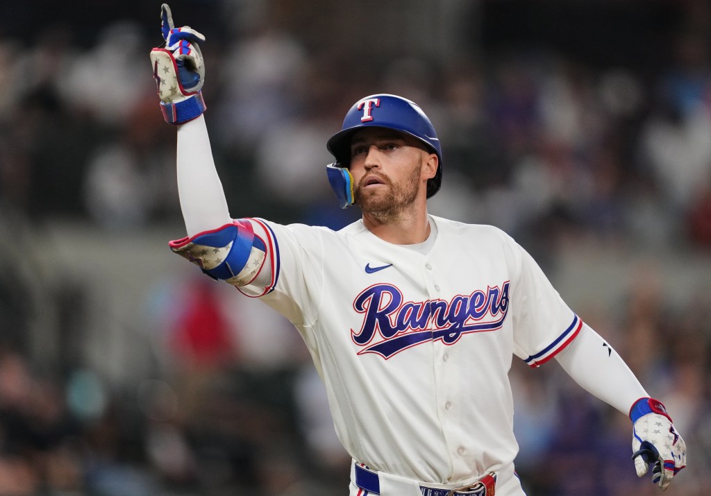 Brandon Nimmo celebrates after hitting a single during the second inning of the Mets-Rangers game on Sept. 22, 2026 in Arlington, Texas.