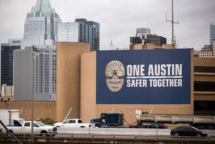 Multiple suspected overdoses reported on Austin’s 6th Street, 5 people hospitalized