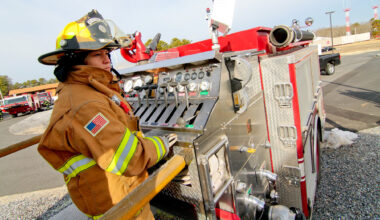 Crane operator rescued from cab while up 220 feet in the air, Fort Worth firefighters say