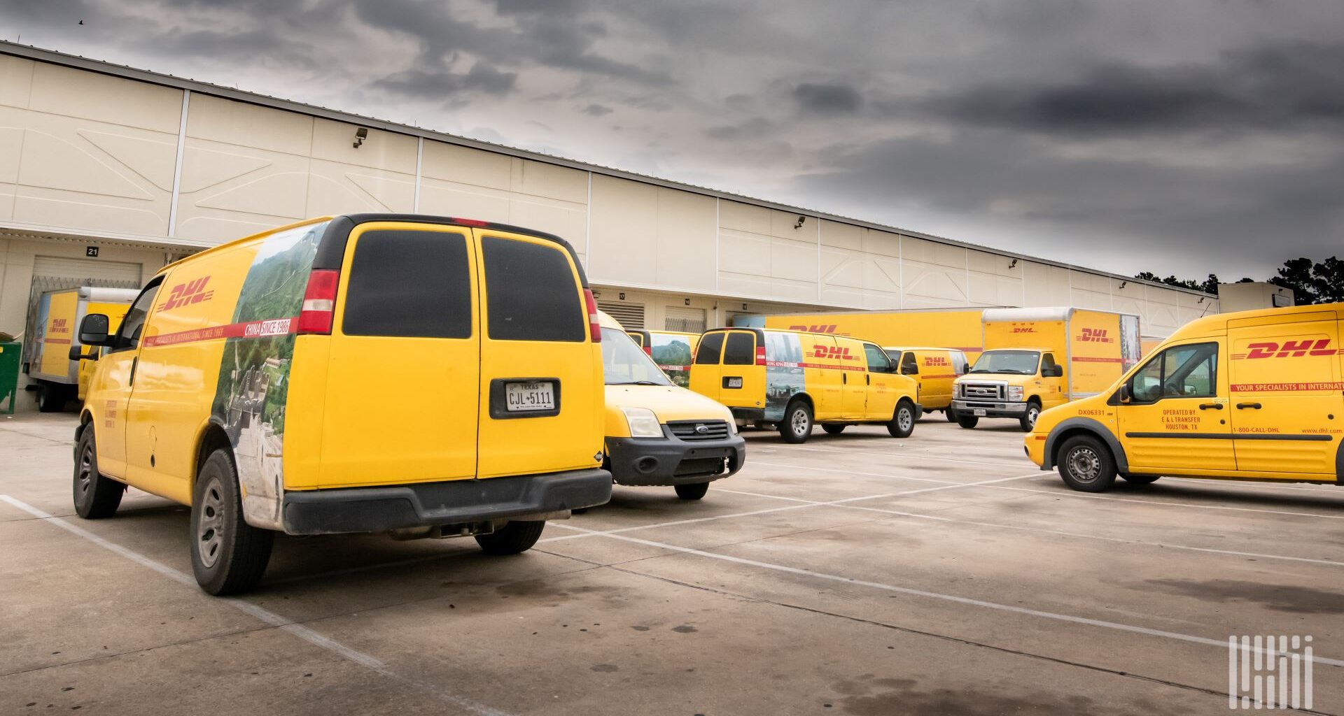 Drivers at DHL Express delivery vendors in Dallas join Teamsters union