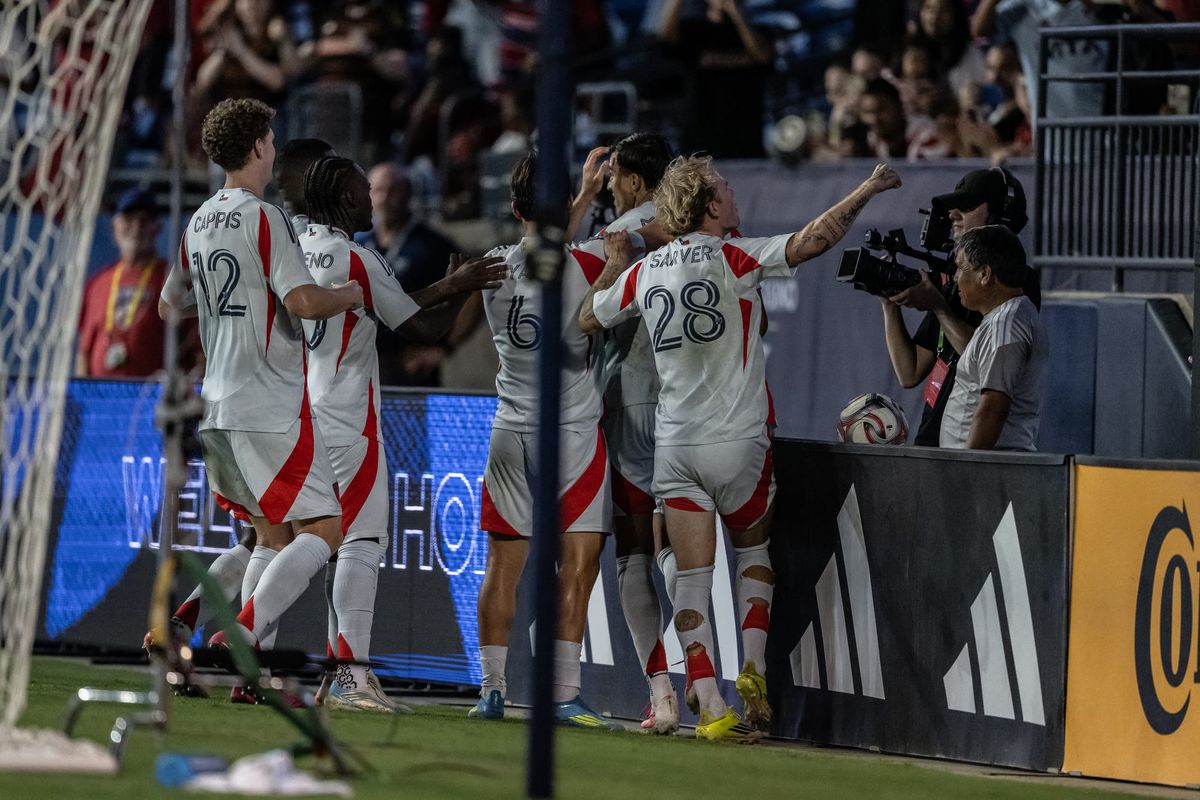 FC Dallas feeds off home crowd in wild comeback win over Sporting Kansas City