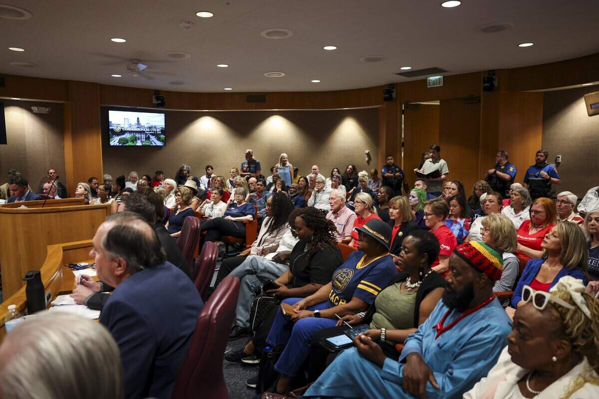Community members fill the Tarrant County Commissioners Court on Tuesday, Sept. 1, 2026 in Fort Worth.