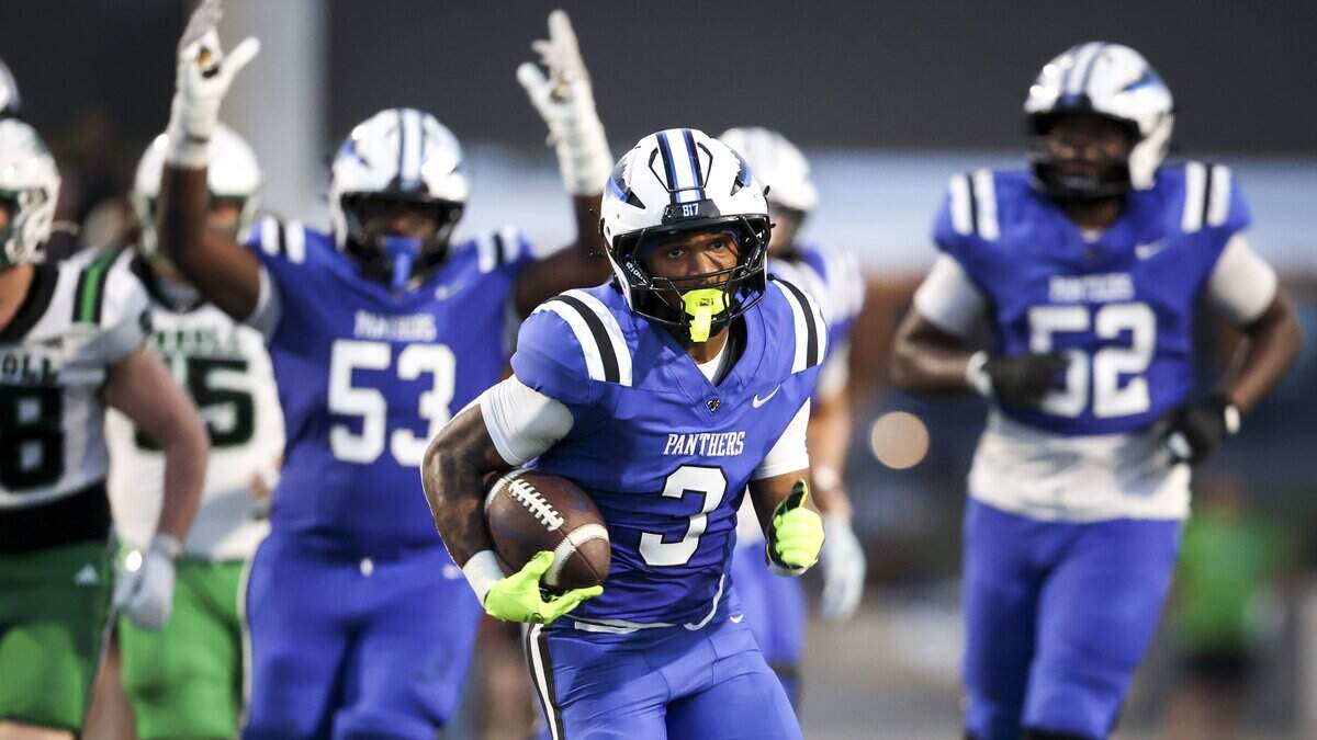North Crowley running back G’yrell Smith (3) runs the ball to score a touchdown during the first half of the game against North Crowley on Friday, Sept. 4, 2026 at Crowley ISD Stadium in Fort Worth.