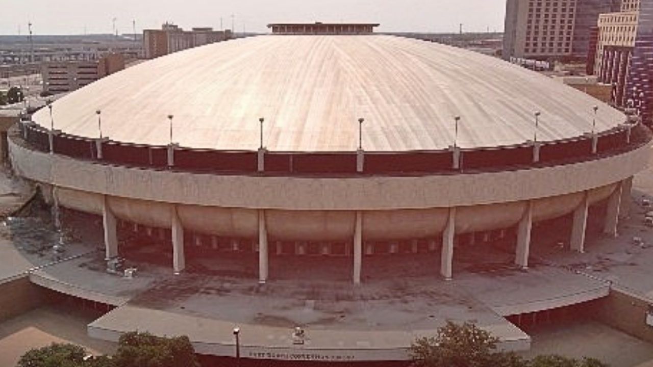 Iconic Fort Worth Flying Saucer Arena Gets Final Farewell