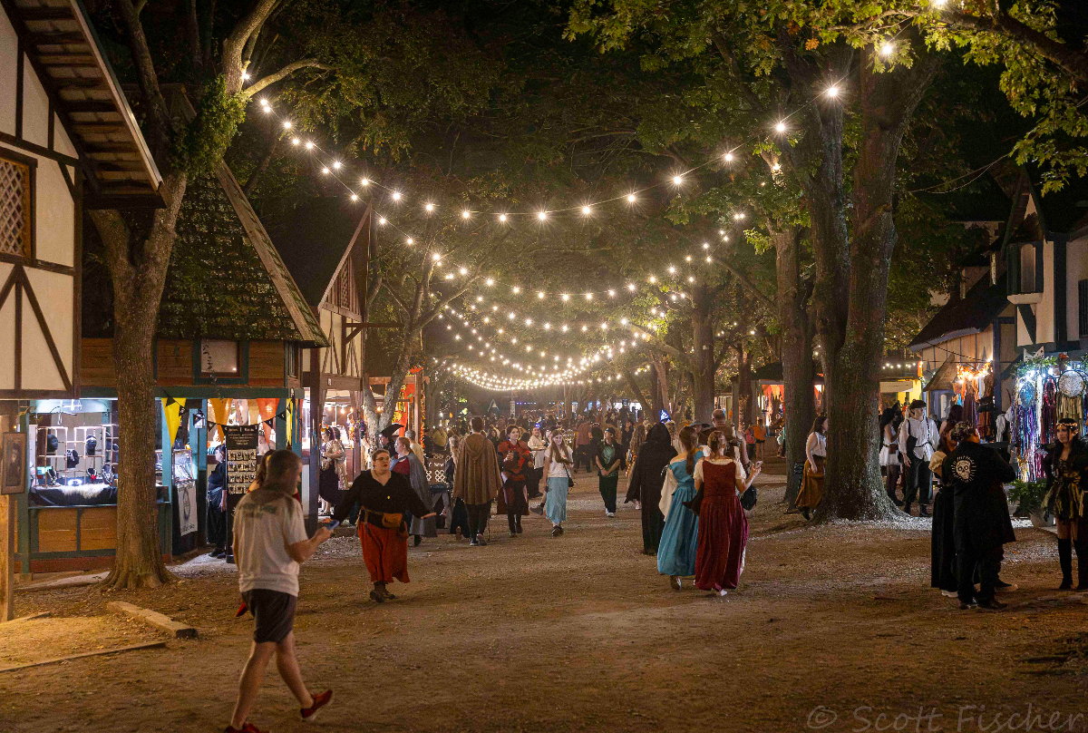 This weekend, an award-winning Renaissance Festival with +200 artisan vendors returns 45 minutes from Dallas