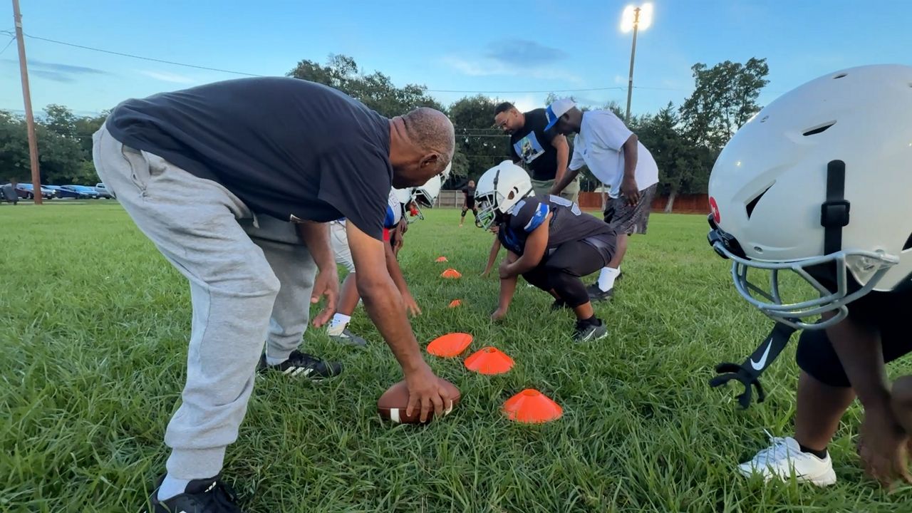 Houston little league team responds to Grimes Park closing