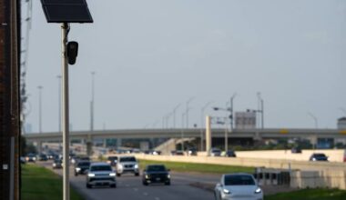Texas freezes installation of Flock cameras along state roads