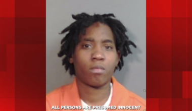 Woman accused of aiding escaped Caddo inmate after meeting him in Texas with child