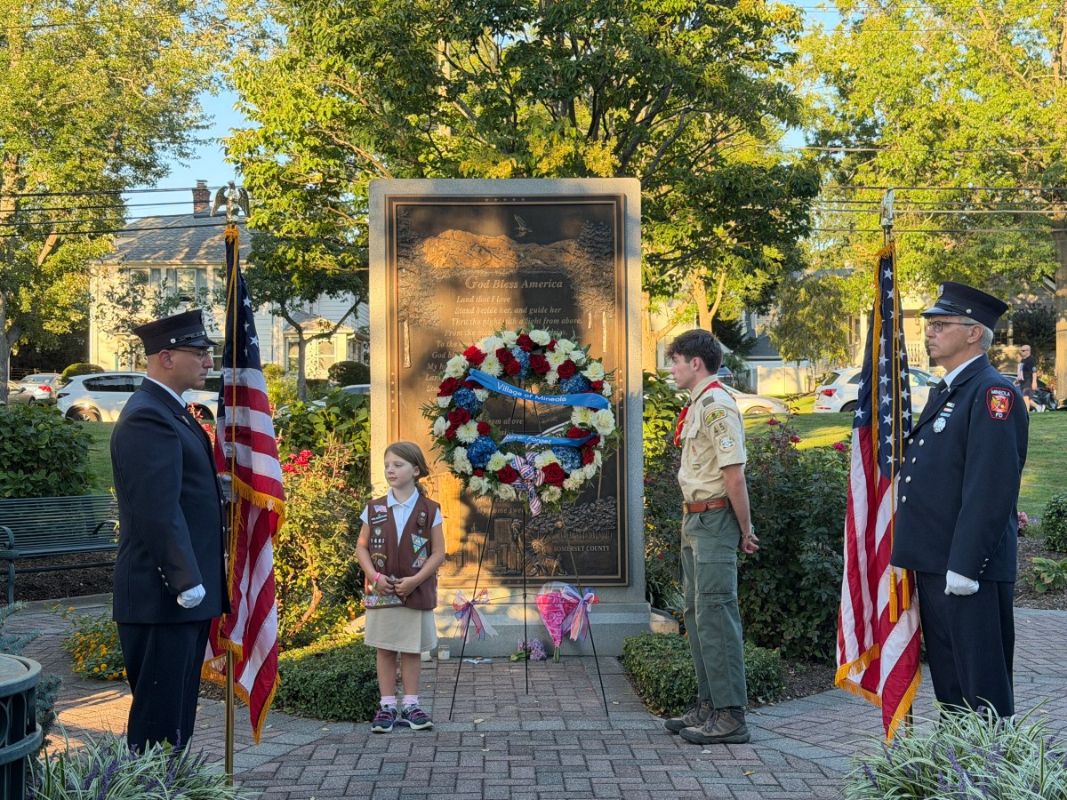 Mineola remembers 9/11 on 25th anniversary