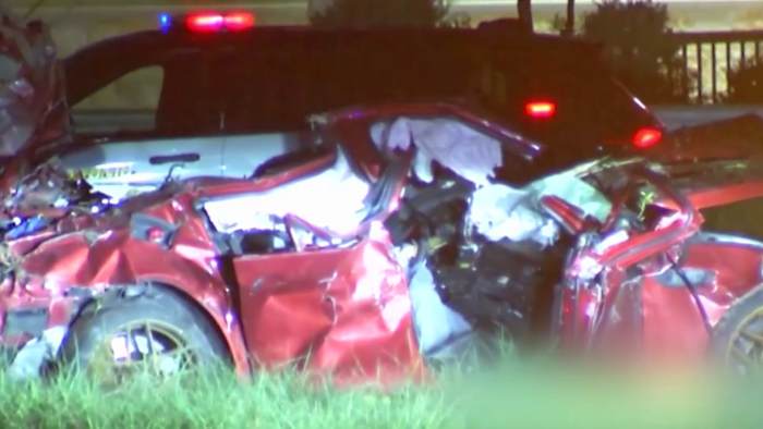 2 dead after speeding vehicle rolls over multiple times on Loop 1604, SAPD says