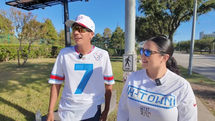 Texans fans celebrate return of NFL season with food, music and tailgating