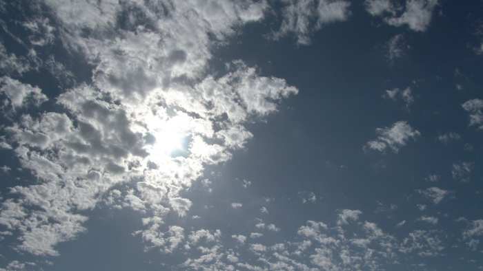Houston heat returns today with another scorcher in the upper 90s