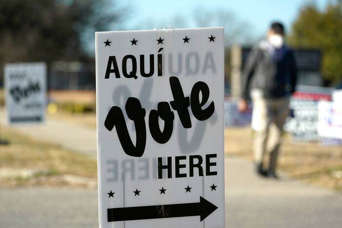 State error in Texas creates huge backlog in voter registration applications as midterm voting nears