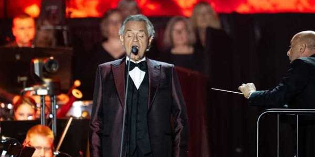Andrea Bocelli shows love to Dallas on 2027 'Romanza' tour