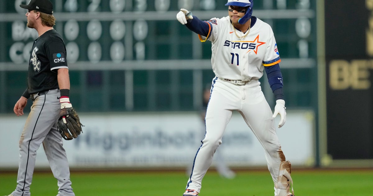 White Sox fall 6-3 to Astros in series opener in Houston