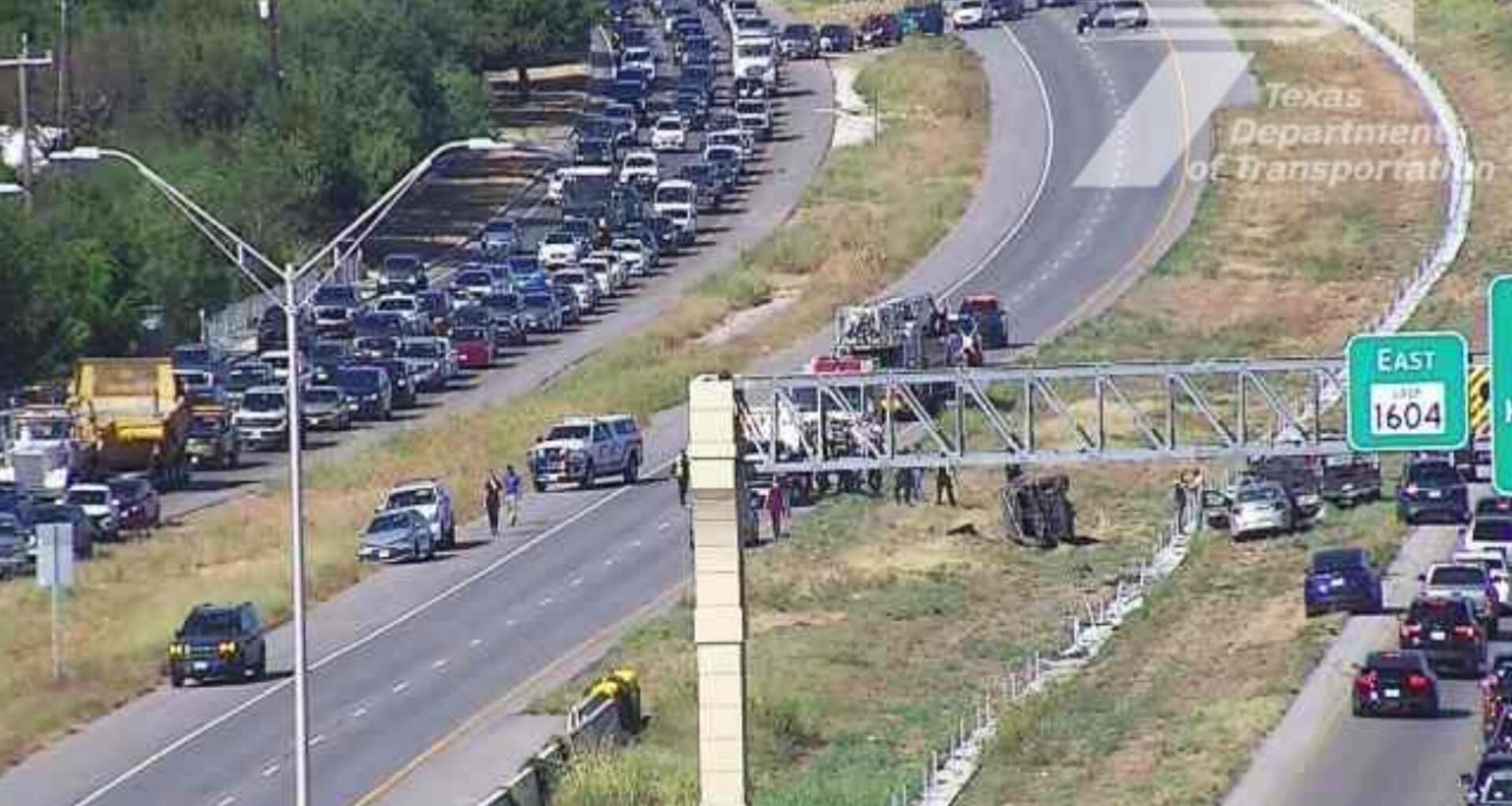 Deadly rollover crash on Loop 1604 near Helotes causes major traffic backup