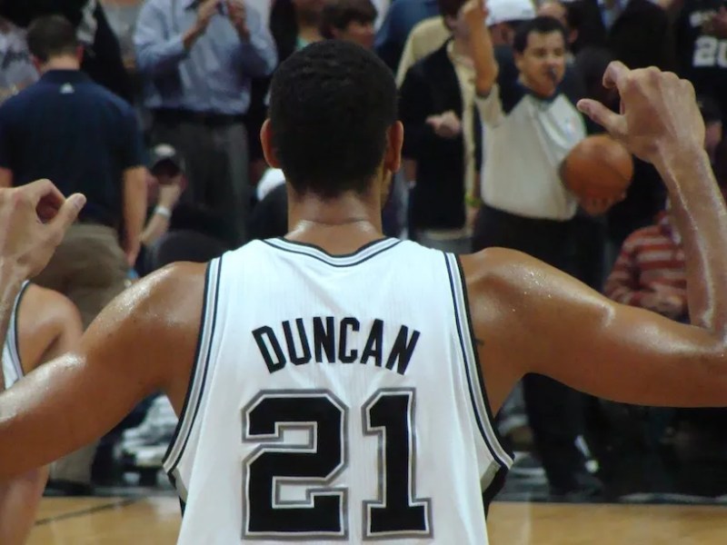 Sports betting site names the top four San Antonio Spurs players of all time