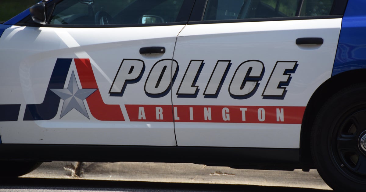 Arlington police kill man armed with knife while responding to call about a suicidal person