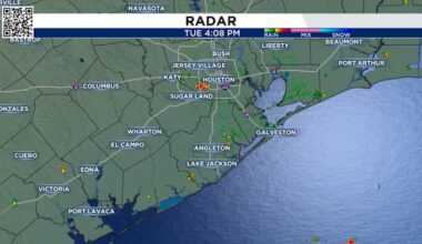 LIVE RADAR: Isolated storms moving through Southeast Texas