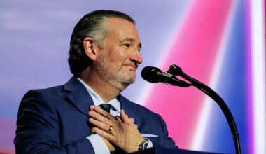 Ted Cruz gets booed on 'College GameDay' in Austin