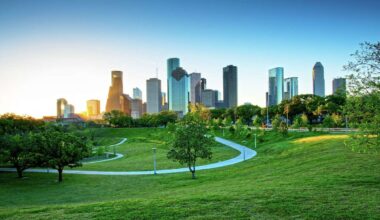 Houston does not touch grass enough, Rice study suggests