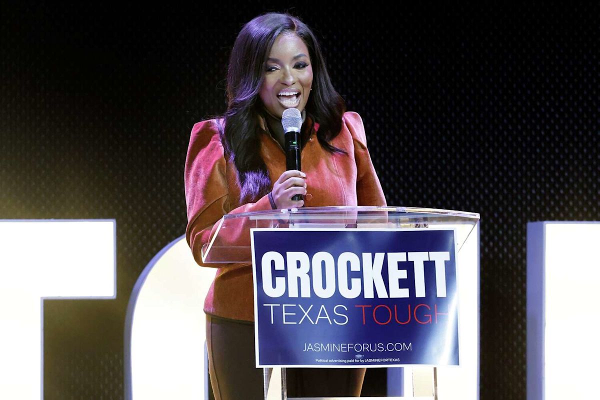 Jasmine Crockett honors Chris Brown at Arlington concert, sparking backlash