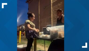 TikTok livestream records southeast Houston food vendor being robbed at gunpoint