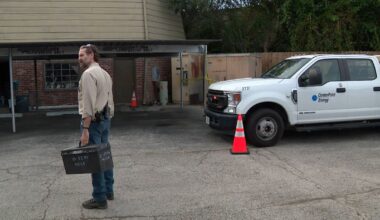 Power restored after more than 250 residents lose electricity at southwest Houston townhomes