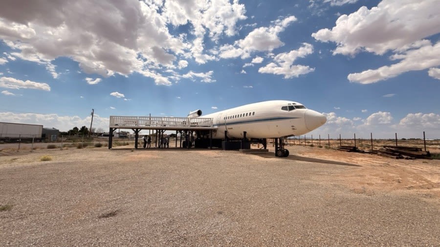 El Paso brothers land, transform 1961 Boeing 727 on El Paso’s Eastside