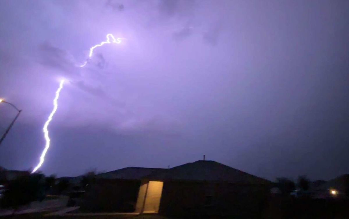 Cold fronts to plummet Texas temperatures, threaten towns with storms