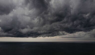 Scattered rainstorms, hail to hit Texas this afternoon