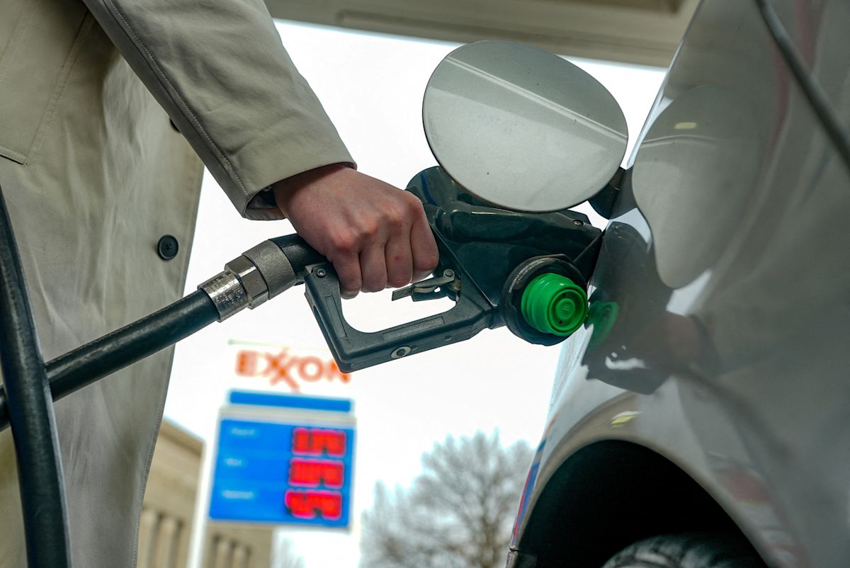 El Paso FD employee accused of stealing from city gas pumps
