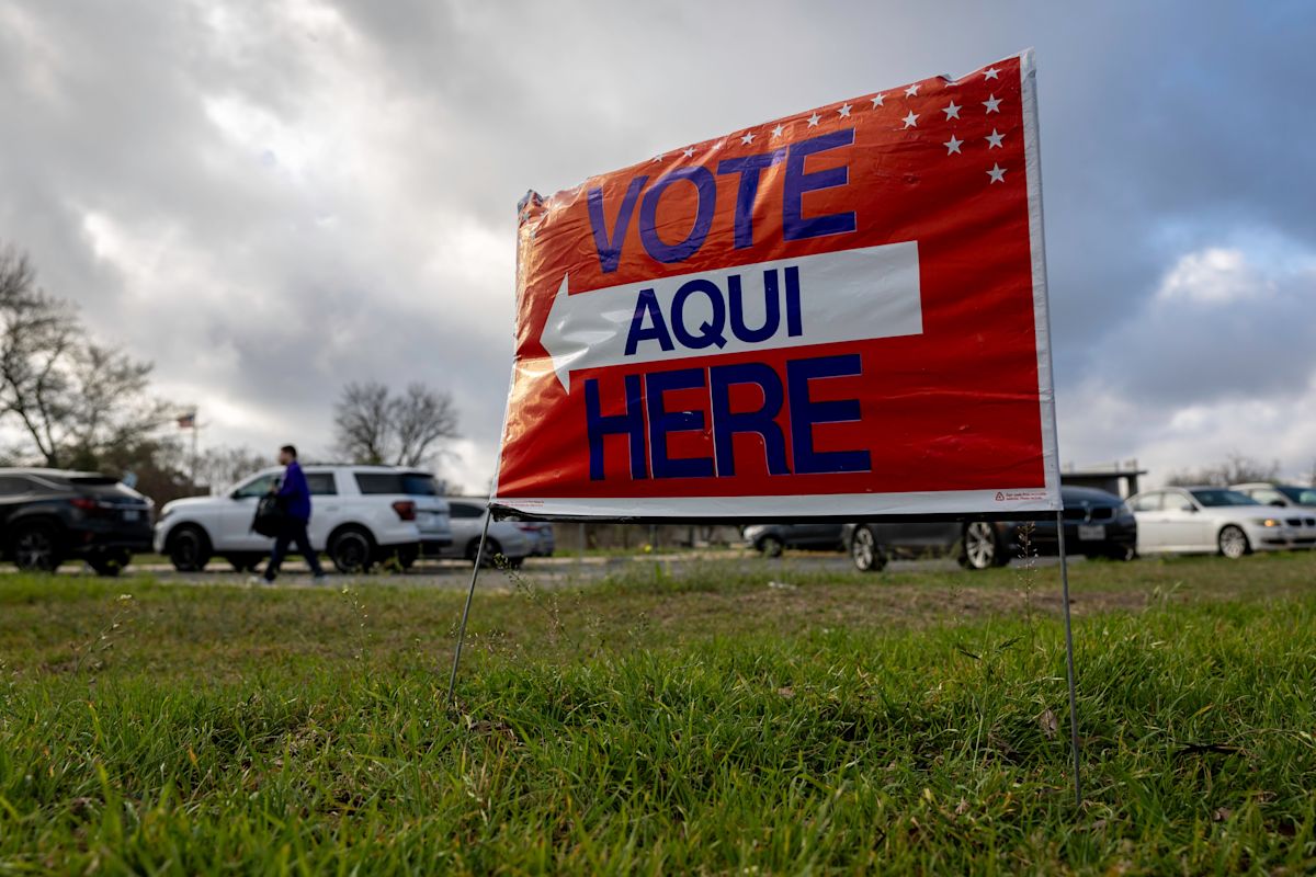 El Paso sees surge in delayed voter registrations, testing election staff