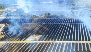 Texas crews contain 33-acre grass fire after it ignites inside Hill County solar farm