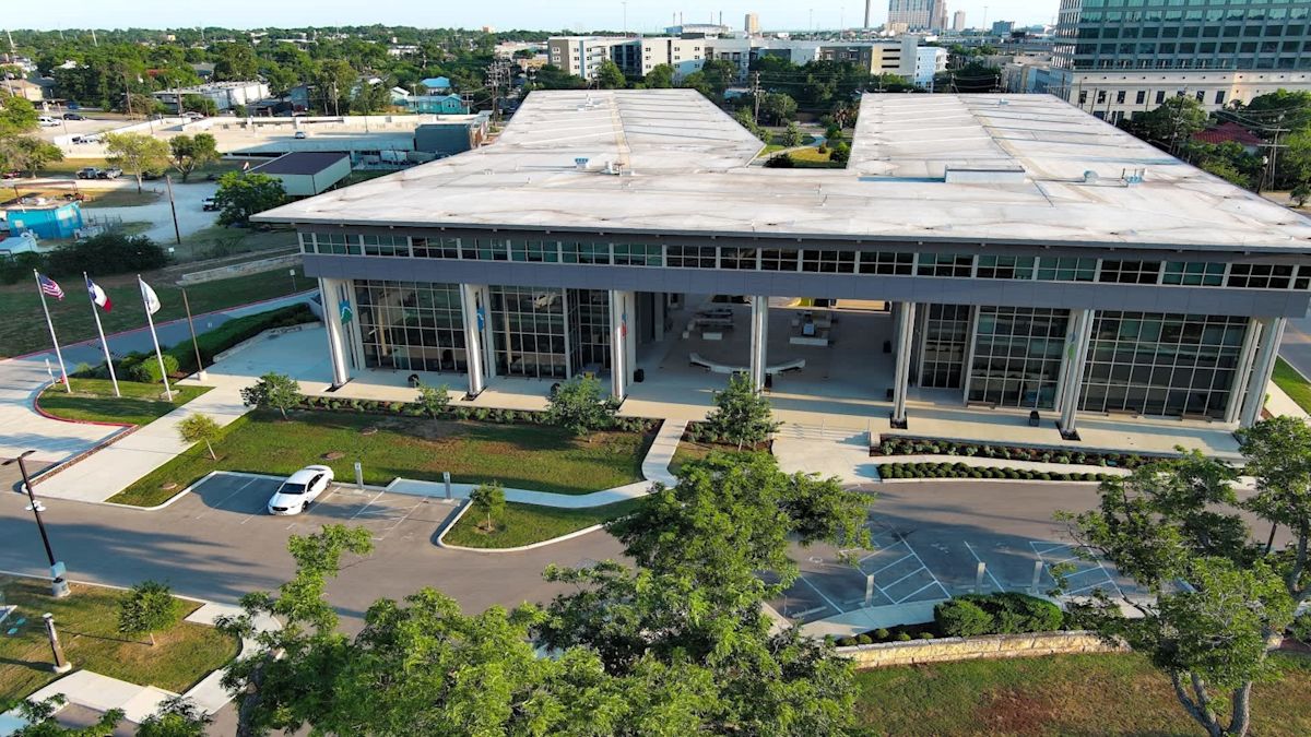 More San Antonio students choose trade schools, two-year programs to cut cost, time