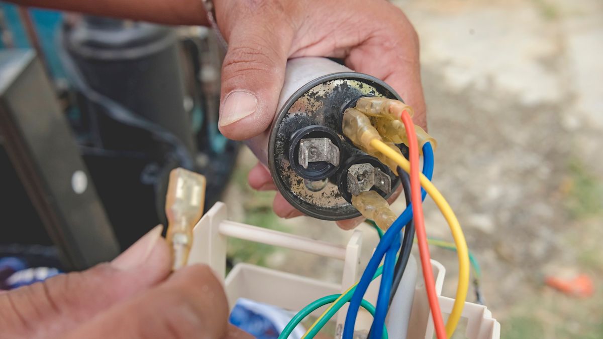 Houston homeowner wakes to 82-degree house, later finds AC running normally