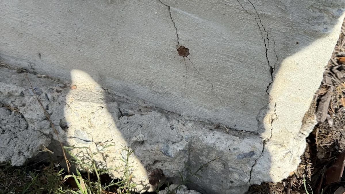 Dallas first-time homeowners fear foundation cracks after 6 years, but inspector calls them cosmetic