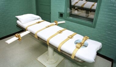 Man to be executed for triple-murder in Texas; stay ordered in Georgia