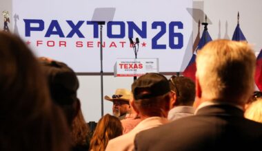 Half of Texas voters may split their ballots, new poll shows