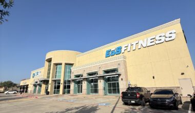EōS Fitness celebrates grand opening of Central Plano location
